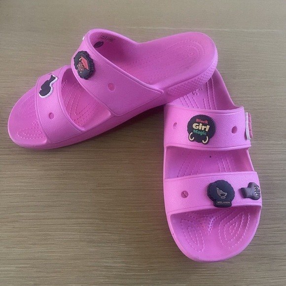 Women's Crocs Size 10 Classic Sandal Black Girl Pride BLM Charms - Picture 1 of 7